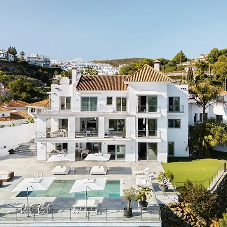 Villa Paraiso Alto Ultimate Pool Gym Cinema Parking Golf *